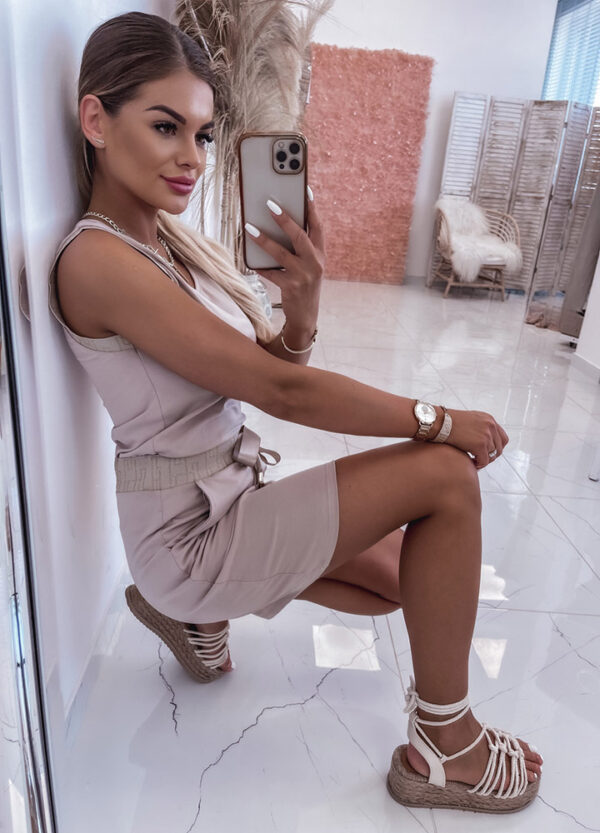 BAWEŁNIANA SUKIENKA WIĄZANA W PASIE BEIGE-547119