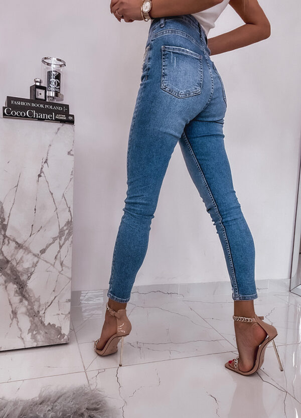 SPODNIE JEANSOWE SLIM Z PRZETARCIAMI-604877